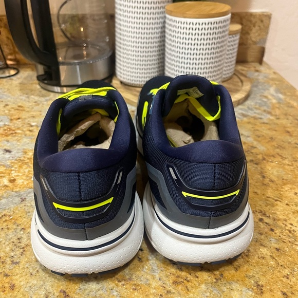 Brooks Ghost 15 size 10 - Picture 4 of 9